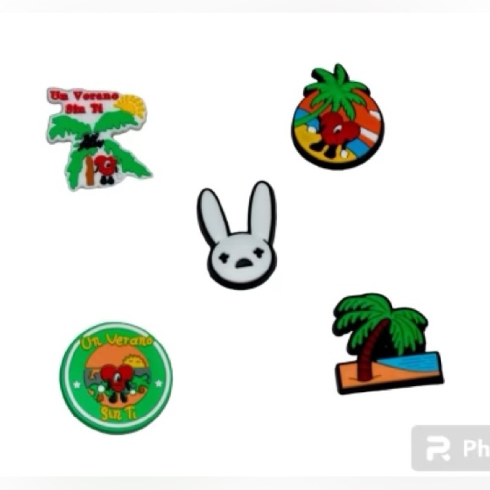 5 Bad Bunny, croc’s charms